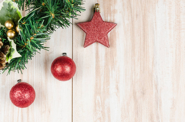 Decorazione natalizia su sfondo legno
 - Foto, immagini
