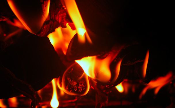 Изолированное пламя
 - Фото, изображение