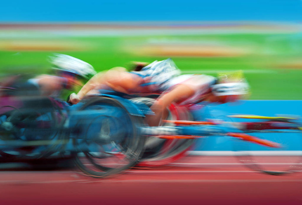 jännittynyt taistelu paralympialaisissa pyörätuoleissa
 - Valokuva, kuva