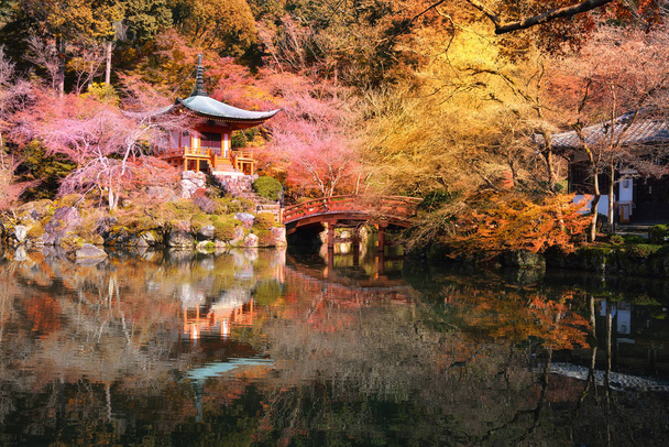Templo Daigoji Patrimonio en Kyoto, Japón
 - Foto, Imagen