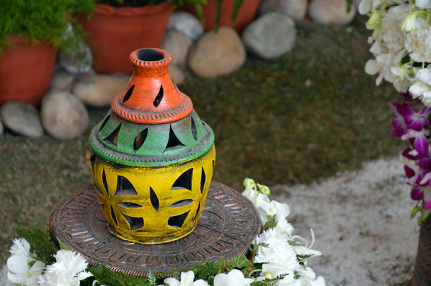 Красочная земляная ваза
 - Фото, изображение