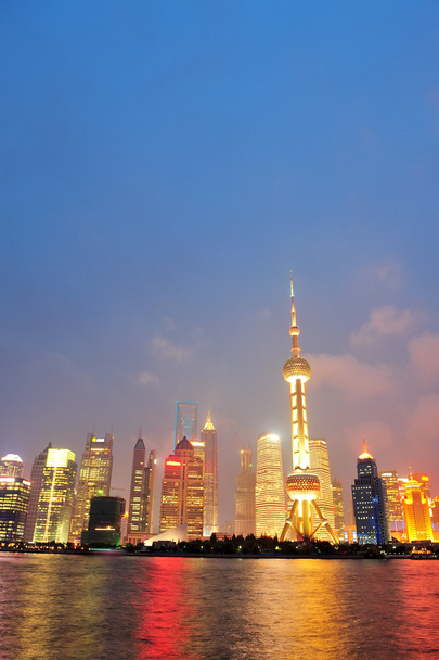 Shanghai Skyline bei Nacht - Foto, Bild