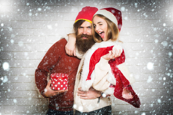Young happy Christmas couple - Φωτογραφία, εικόνα