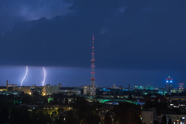 noční lightning v městě - Fotografie, Obrázek