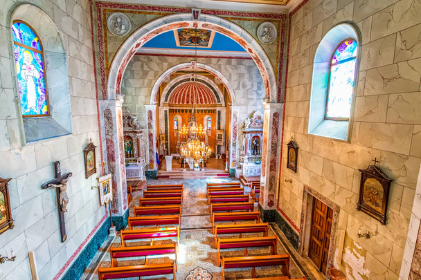 Catholic church interior - Φωτογραφία, εικόνα