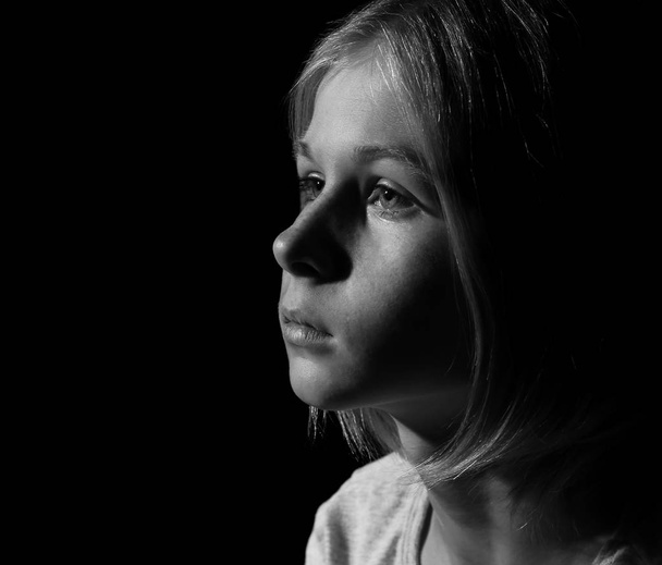 sad little girl - Фото, изображение