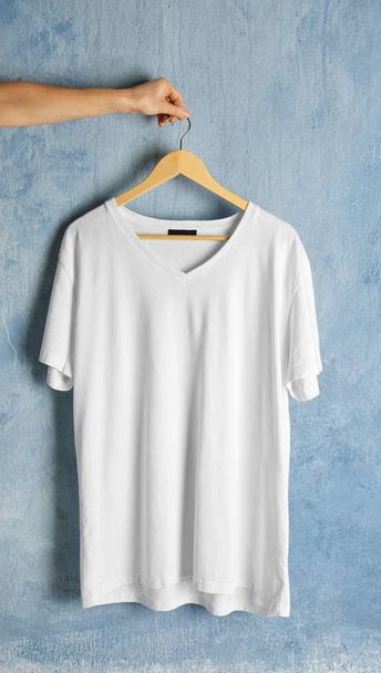 Blank t-shirt background - Foto, Bild