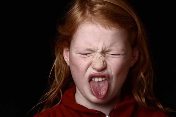 Dühös lány - Fotó, kép
