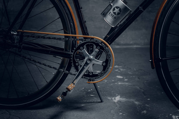 Vintage single speed hipster's bicycle. - Fotoğraf, Görsel