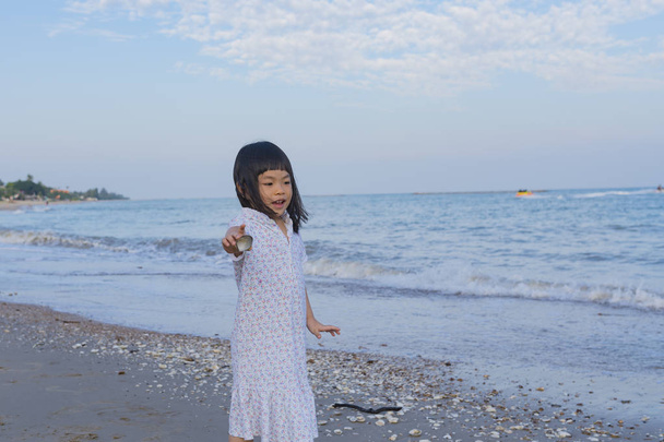 Small little Thai girl - Фото, зображення