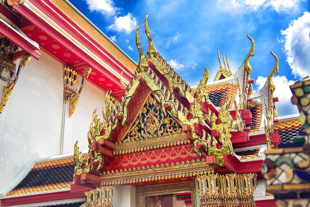 η στέγη του ναού στην Ταϊλάνδη - Φωτογραφία, εικόνα