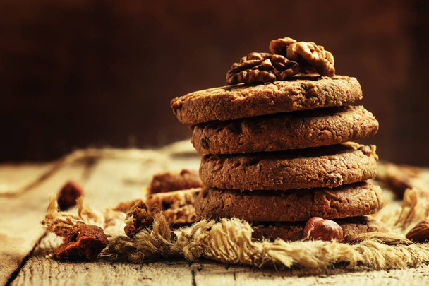 Crispy cookies with cocoa and nuts - Фото, изображение