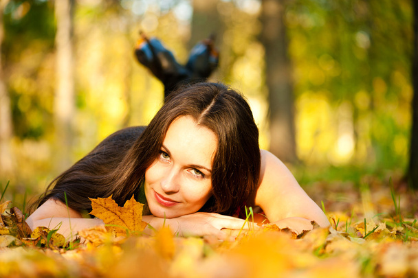Осенняя девушка - Фото, изображение