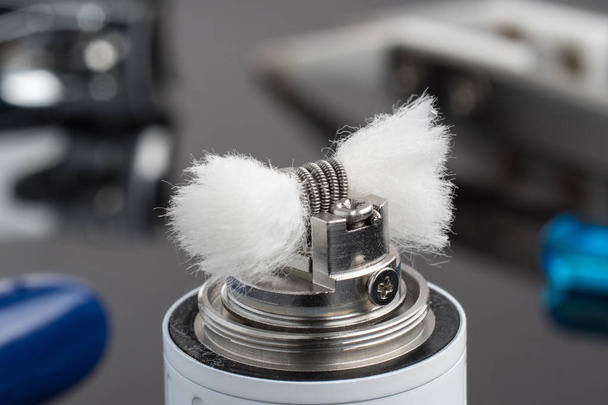 Multistrand Ribbon Fused Clapton on a dripper gold - Foto, afbeelding