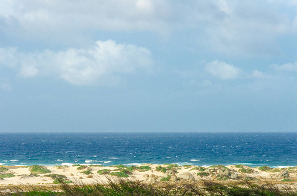 Vista panoramica sul mare turchese dei Caraibi
  - Foto, immagini