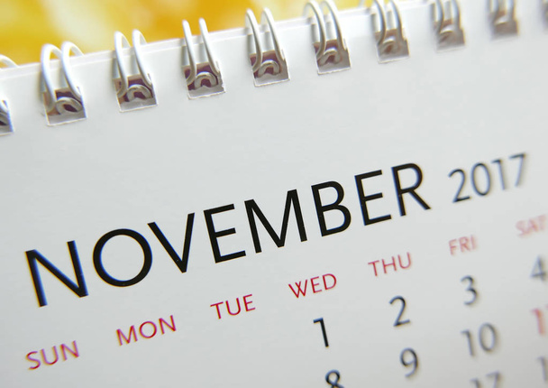 2017年 11 月のカレンダーを閉じる - 写真・画像