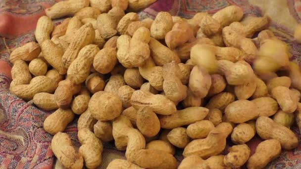 Cacahuètes grillées à sec
  - Séquence, vidéo