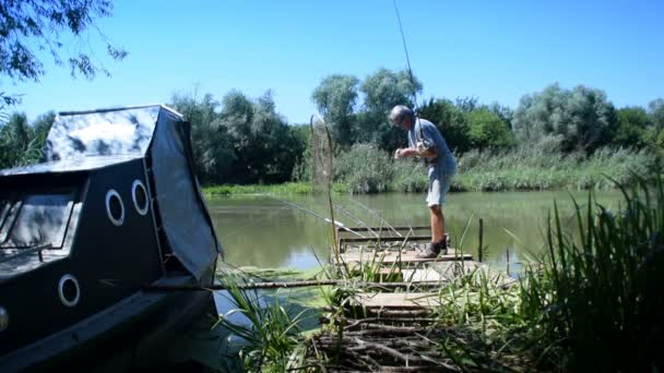 Halász casting a horog - Felvétel, videó