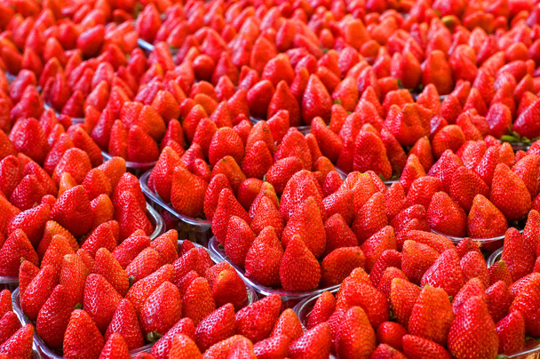 Much ripe strawberries - Foto, afbeelding