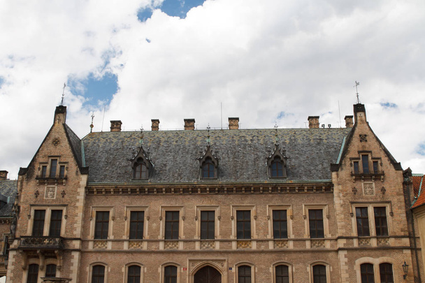 κτίριο ανθρώπων γκαλερί σε Κάστρο Πράγας (πρώην το monaste - Φωτογραφία, εικόνα