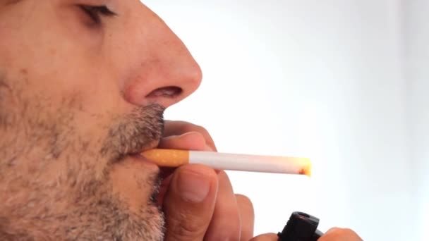 Nahaufnahme Zigarette rauchen - Filmmaterial, Video