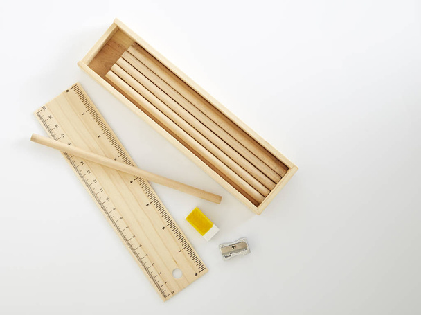 коробки дерев'яні олівець
 - Фото, зображення