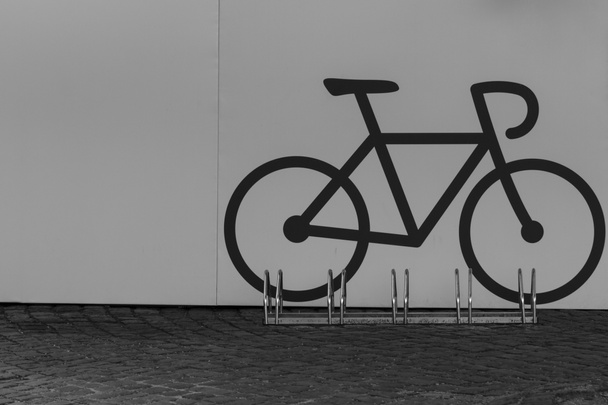 kerékpár parkoló - Fotó, kép