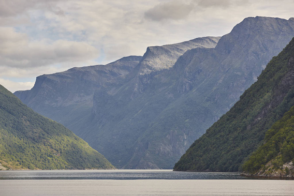 Norský fjord krajina. Cruise cestování. Navštivte Norsko. Venkovní  - Fotografie, Obrázek