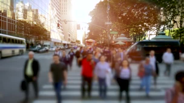 persone pendolari in città
 - Filmati, video