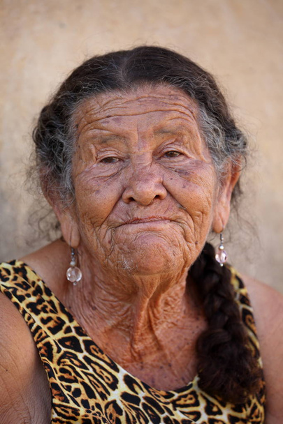 Mujer mayor, Brasil
 - Foto, Imagen