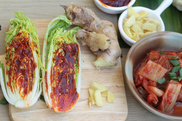 A Kimchi a Koreai hagyományos élelmiszer a finom - Fotó, kép