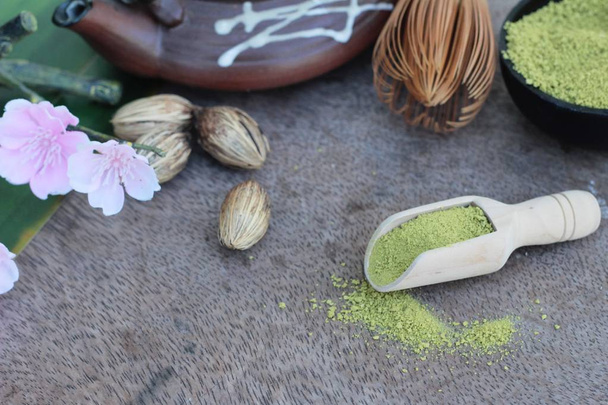 Зеленый чай и порошок маття, японский чай
 - Фото, изображение