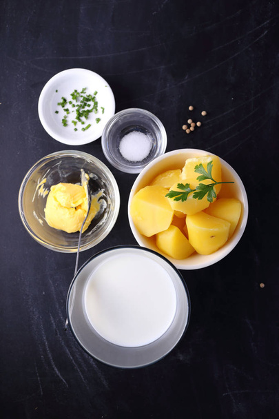 Top view ingredients for mashed potatoes - Foto, Imagem