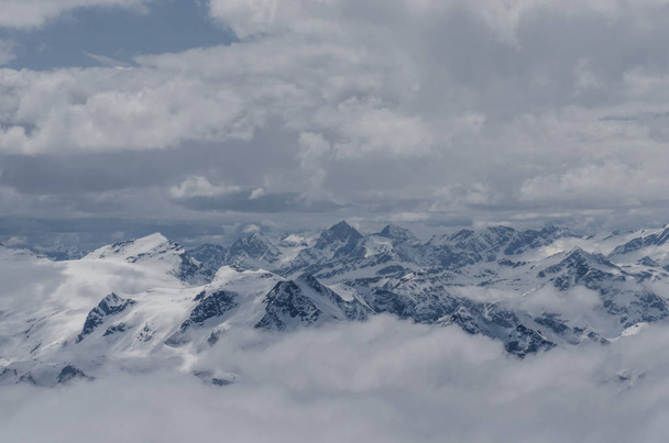 cadena de alta montaña
 - Foto, Imagen