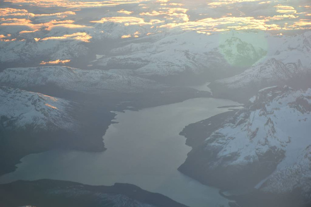 Αεροφωτογραφία παγετώνες, στα βουνά και κοιλάδα στην Παταγονία της Χιλής - Φωτογραφία, εικόνα