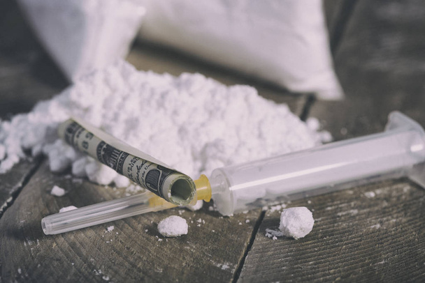 heroïne en drugsgebruik nemen - Foto, afbeelding