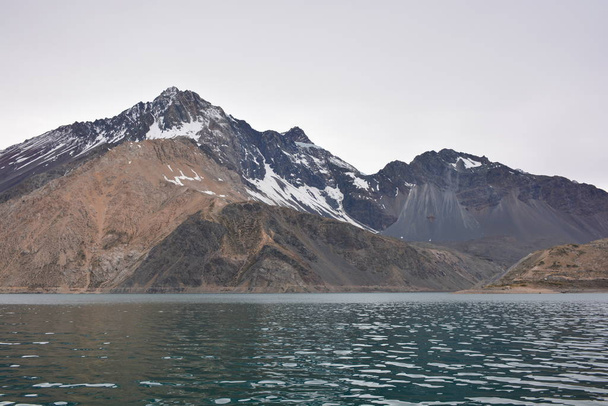 Landscape of lagoon and mountains in Chile - Foto, imagen