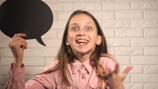Teen girl with black talking cloud - Footage, Video