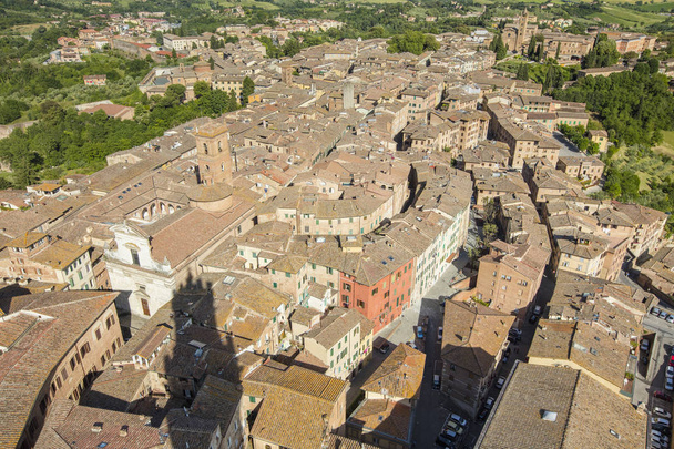 vue aérienne de la ville aux toits rouges en Toscane
 - Photo, image