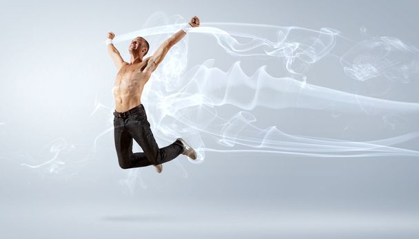 Modern style dancer posing - Фото, зображення
