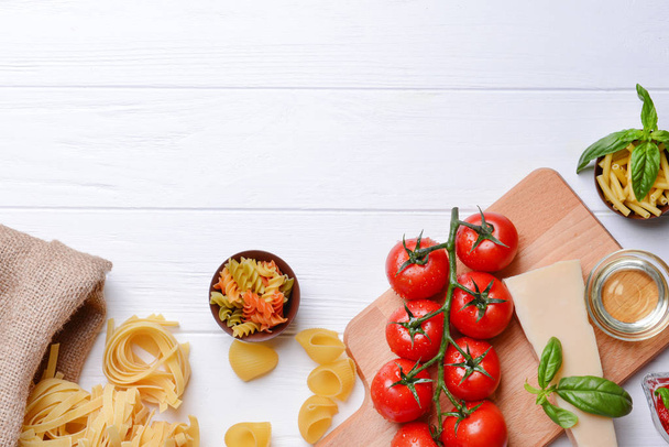 Different kinds of pasta - Foto, Bild