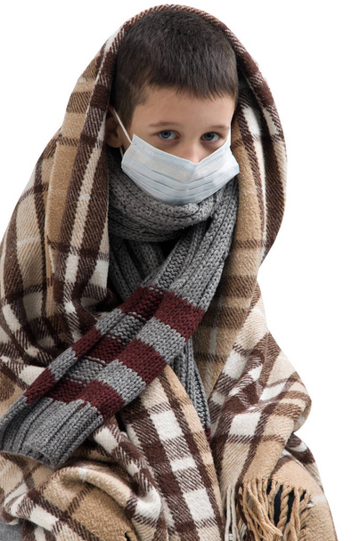 季節性インフルエンザの流行。男の子の病気インフルエンザ. - 写真・画像