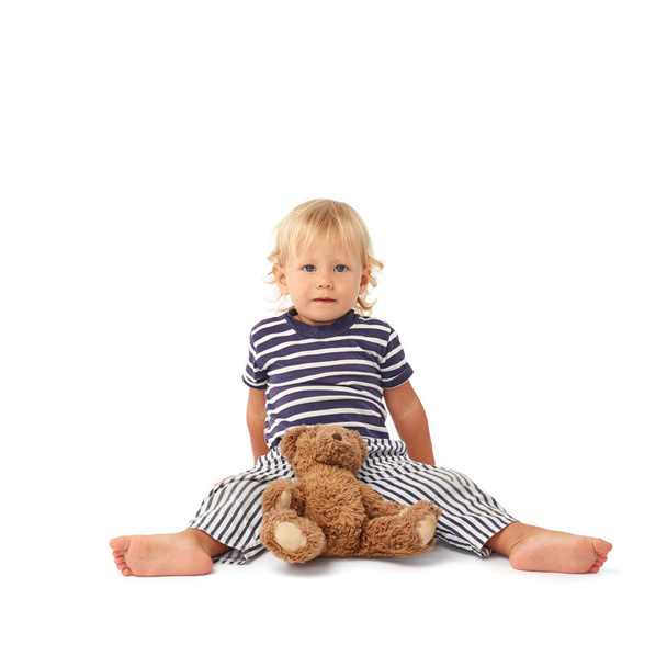 petit garçon avec ours en peluche  - Photo, image
