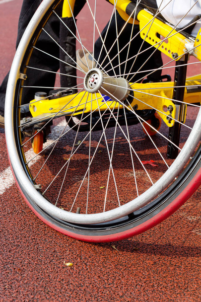 invalidní vozík závod zblízka - Fotografie, Obrázek
