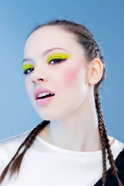 woman with bright makeup - Foto, Imagen