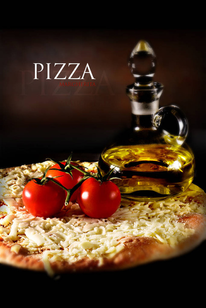 Итальянская пицца Маргарита
 - Фото, изображение