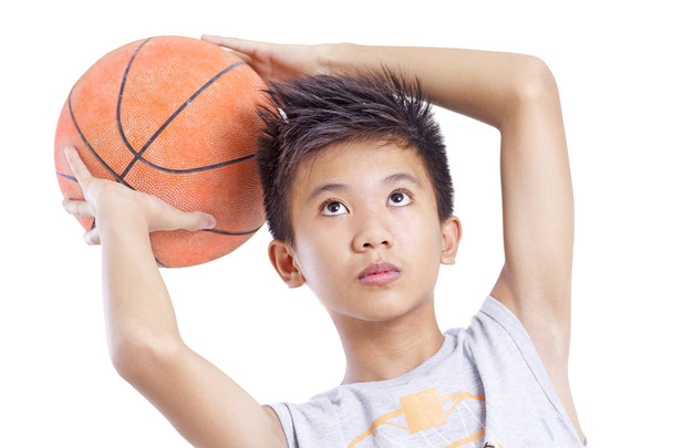 fiatal kosárlabdázó - Fotó, kép
