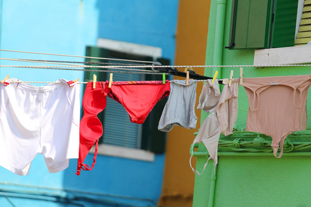 spodní prádlo podprsenky a kalhotky ležet na slunci - Fotografie, Obrázek