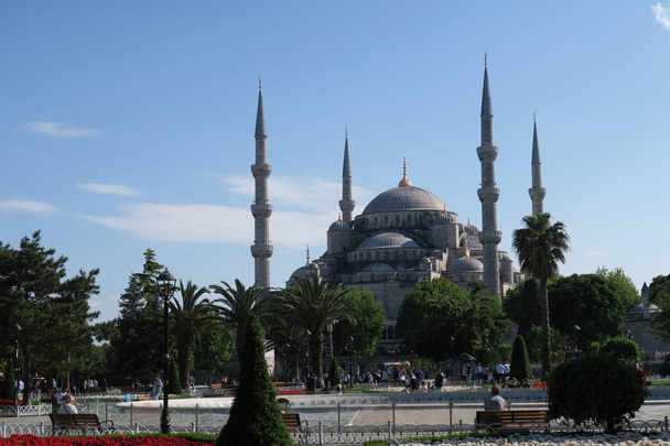 Park an der blauen Moschee - sultan-ahmet-camii, in Istanbul, Türkei. - Foto, Bild