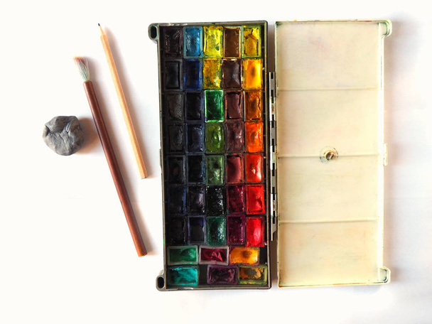 watercolor set tools with brush, pencil, eraser - Foto, imagen